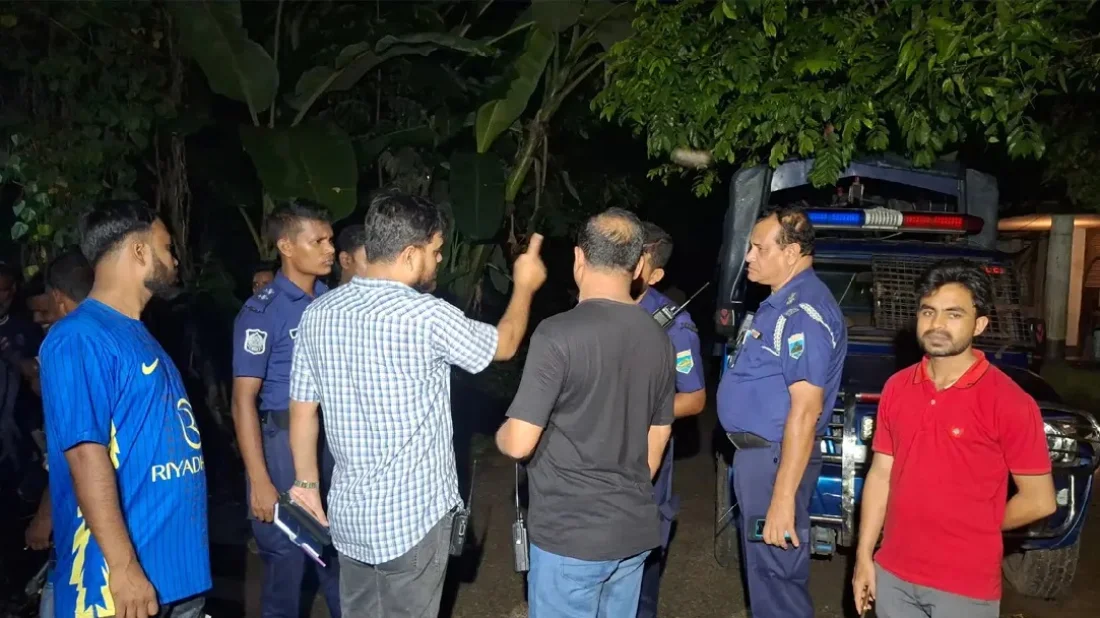 বাড়ি ফেরার পথে সাবেক ইউপি সদস্যকে কুপিয়ে হত্যা