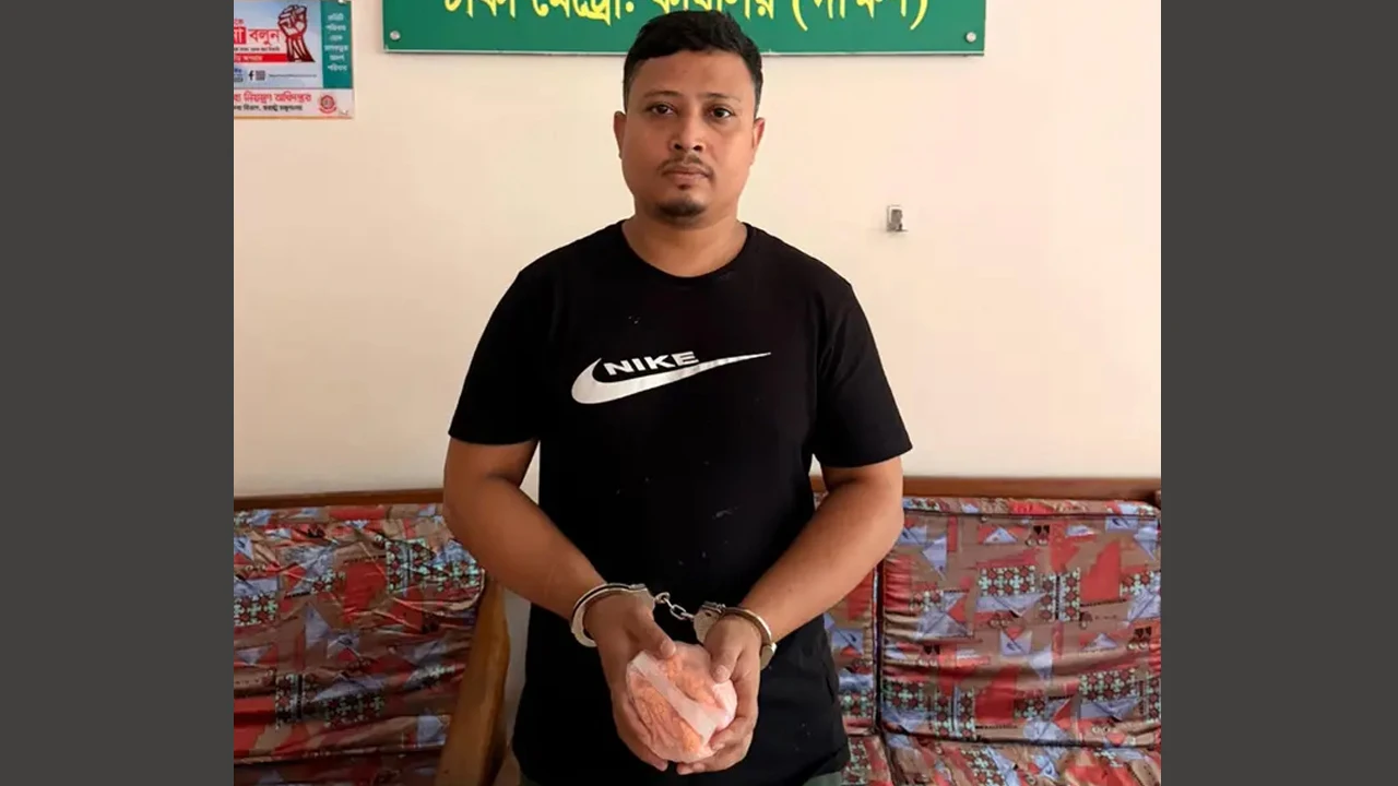 একই সাথে করতেন মুরগি ও ইয়াবা ব্যবসা, অবশেষে ধরা