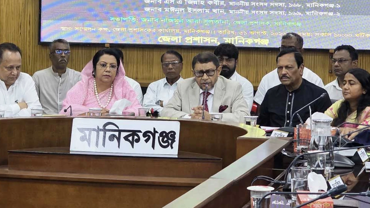 আদানি বিদ্যুৎ নিয়ে আমাদের সঙ্গে খেলা করছে : স্বাস্থ্যমন্ত্রী