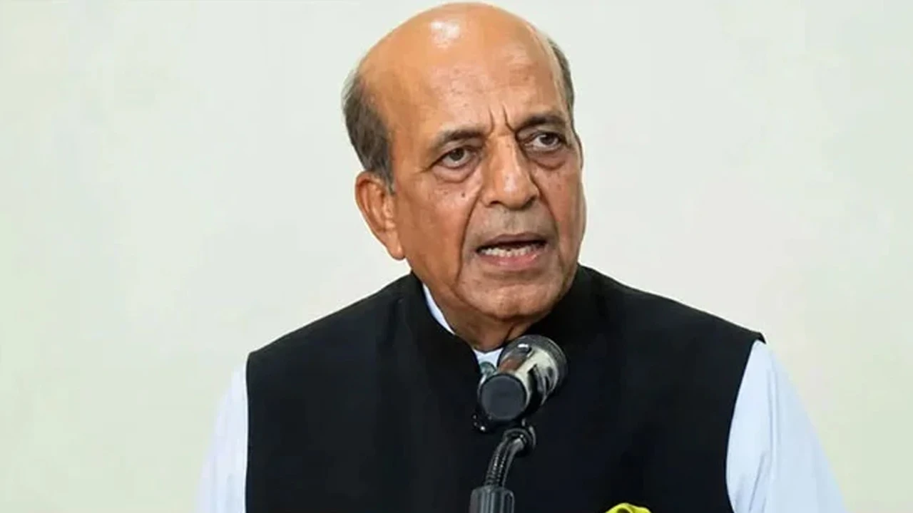 ‘অতীতে আটকে থাকলে উন্নয়নের কাজ এগিয়ে নেওয়া সম্ভব হবে না’