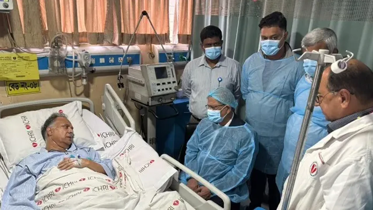 অসুস্থ বিদ্যুৎমন্ত্রী টুকু, হাসপাতালে দেখতে গেলেন রাষ্ট্রপতি