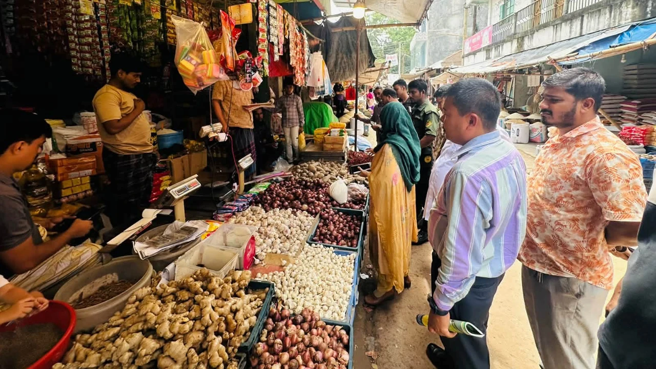 মাটিরাঙ্গায় ভ্রাম্যমাণ আদালতের অভিযানে ৭ ব্যবসায়ীকে জরিমানা