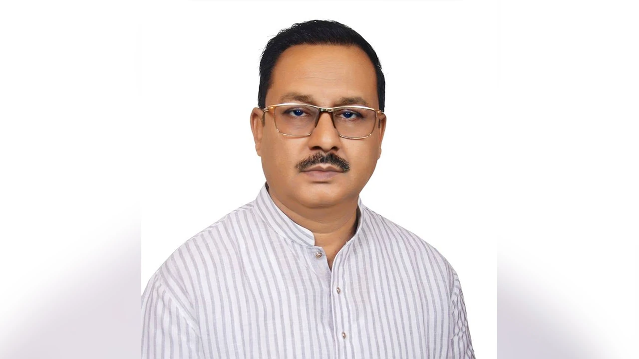 জনপ্রশাসন মন্ত্রণালয় সম্পর্কিত সংসদীয় স্থায়ী কমিটিতে ফখরউদ্দিন আহমেদ বাচ্চু
