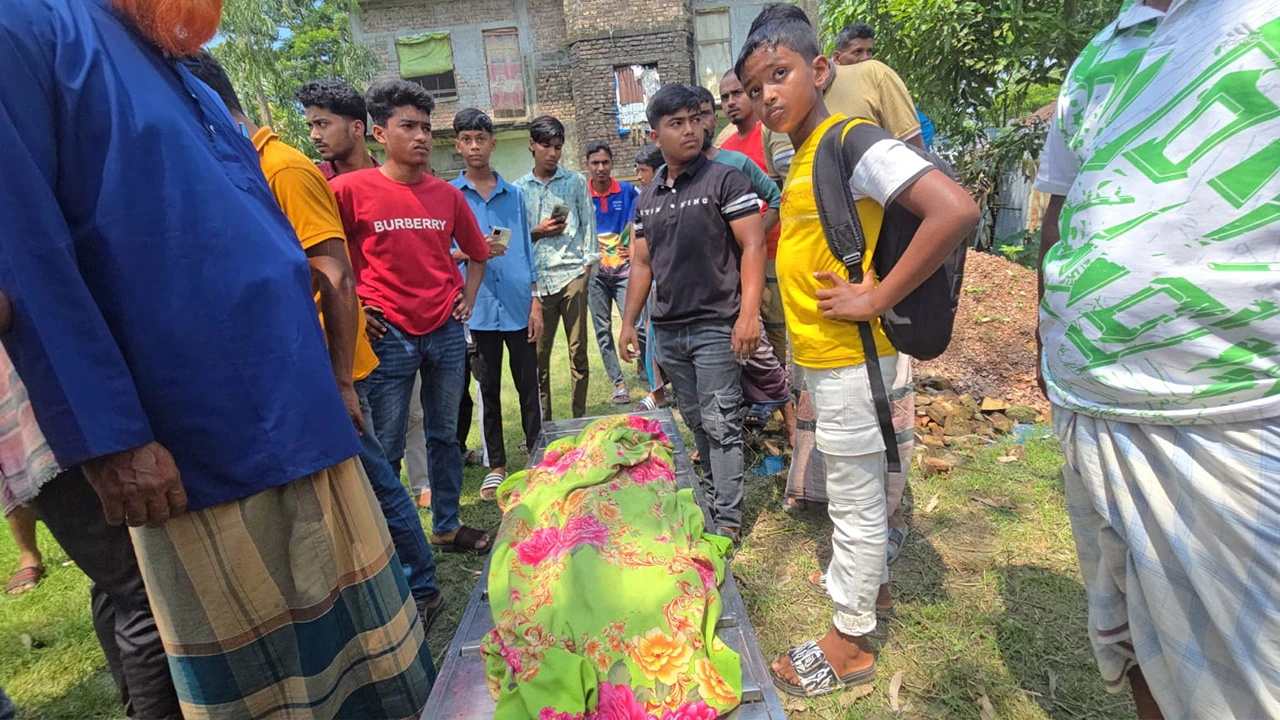 কলাপাড়ায় বাসচাপায় শিশুর মৃত্যু