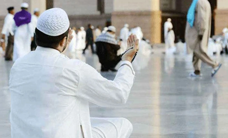 হাদিসের বর্ণনায় জুমার দিনের ১৫ আমল