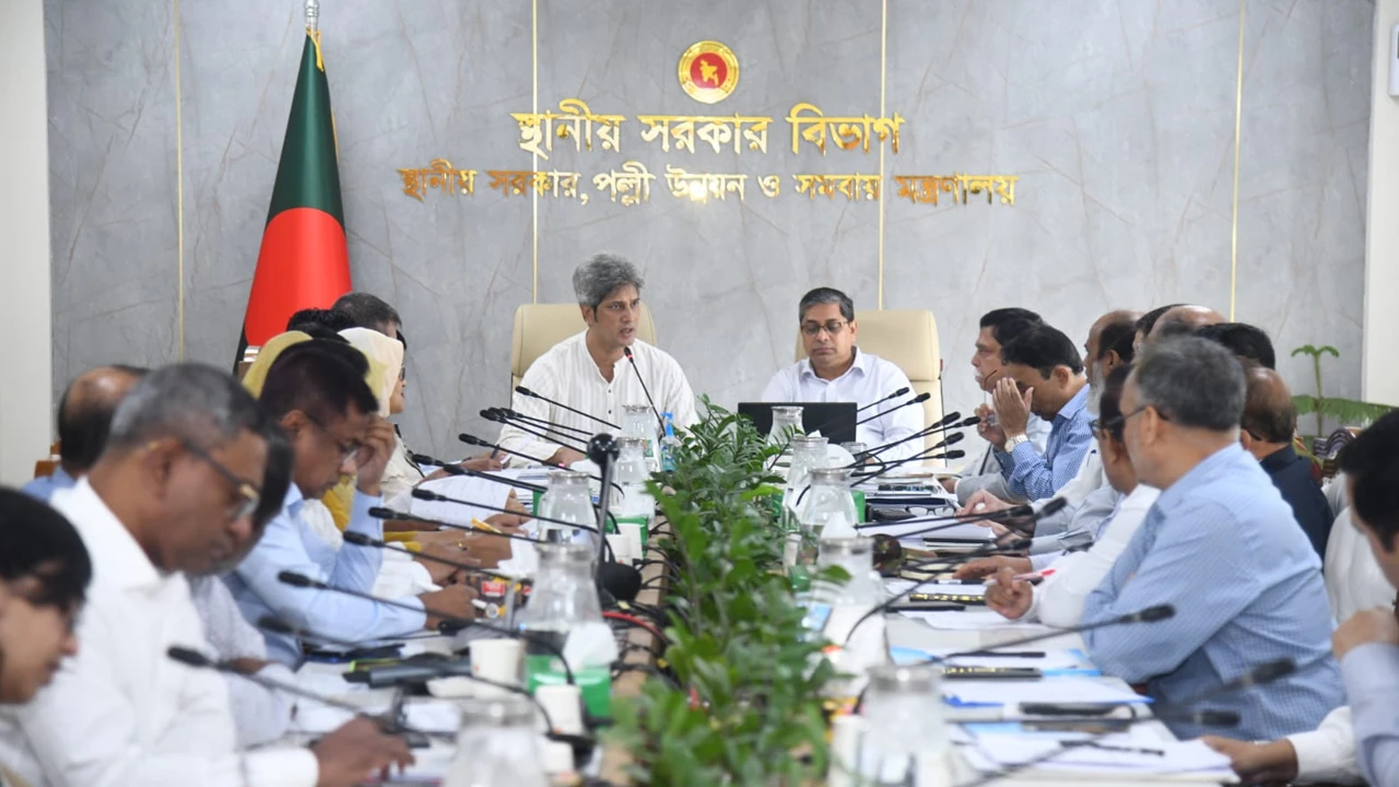 জনগুরুত্বপূর্ণ প্রকল্প দ্রুত বাস্তবায়নের নির্দেশ স্থানীয় সরকার প্রতিমন্ত্রীর
