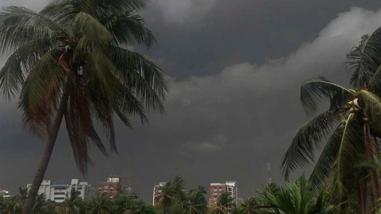 আজ তিন অঞ্চলে ৬০ কিমি বেগে ঝড়ো হাওয়া হতে পারে