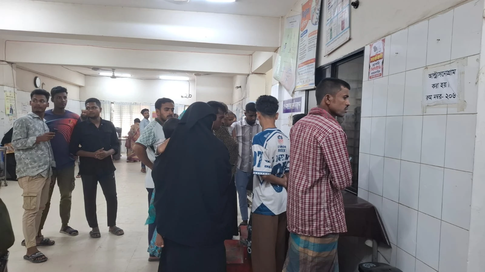 ঢাকা-আরিচা মহাসড়কে বাসের ধাক্কায় মা-মেয়ের মৃত্যু