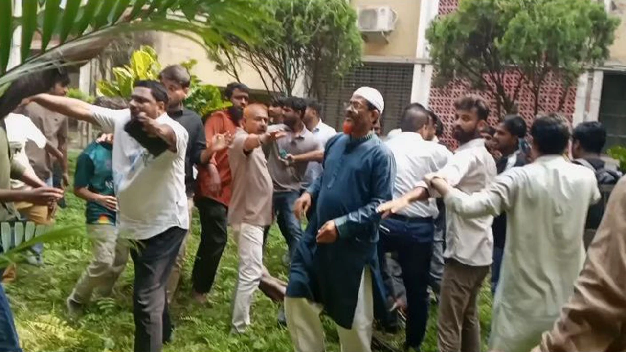 ইবিতে বাংলা ও আইসিটি বিভাগের দফায় দফায় সংঘর্ষ