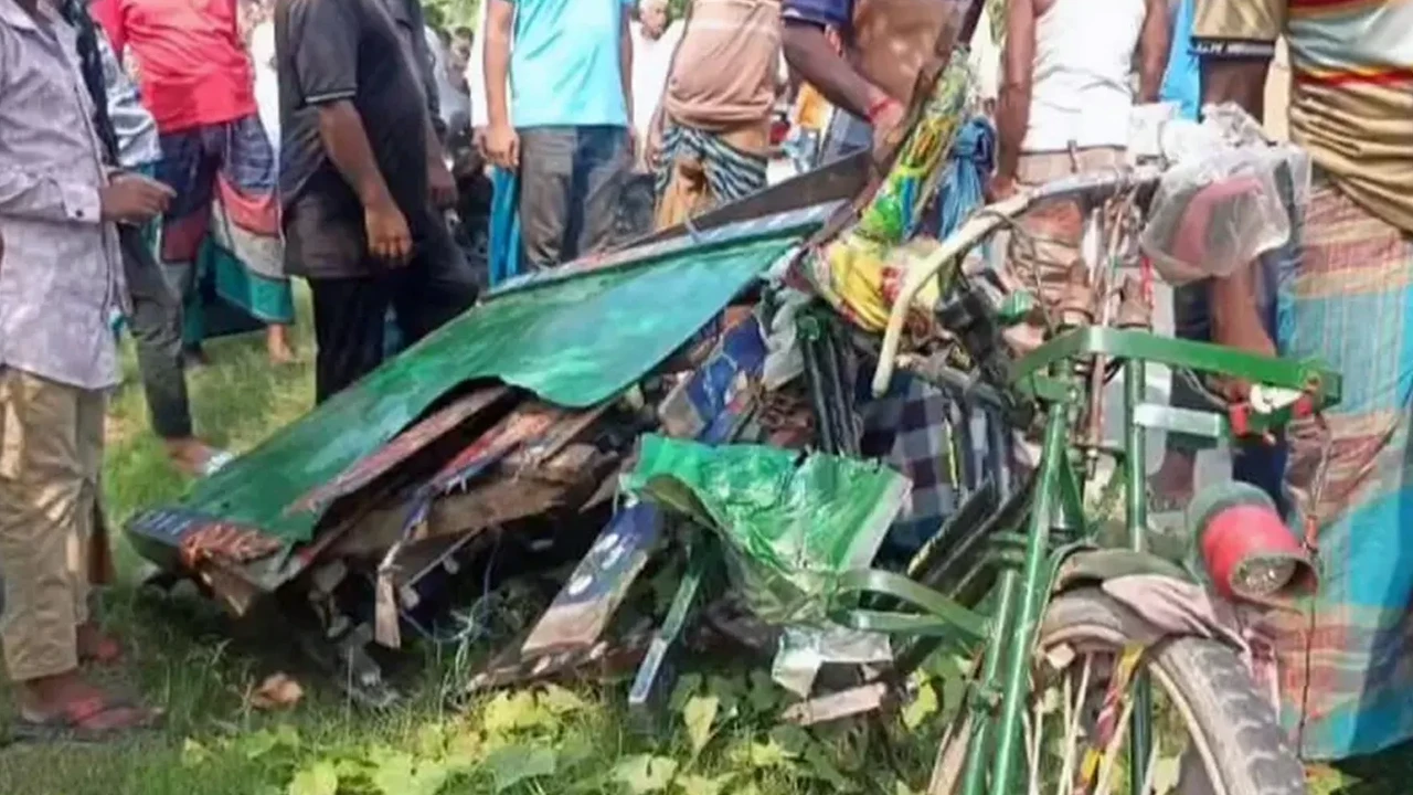 কুষ্টিয়ায় বাসচাপায় নারীসহ নিহত ২