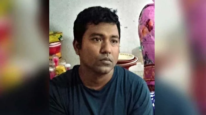 প্রবাসীর স্ত্রীর সঙ্গে হাতেনাতে ধরা, পুলিশ কর্মকর্তা ক্লোজড