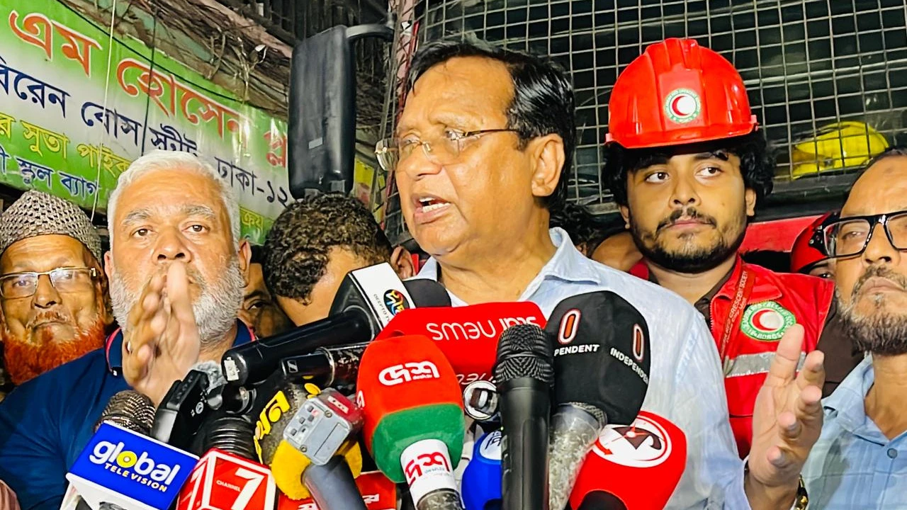 চকবাজারে আগুন, ভবনে অগ্নিনিরাপত্তা নিশ্চিতের তাগিদ