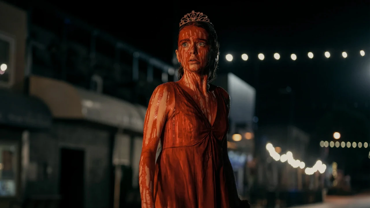 ‘ক্যারি’র দ্বিতীয় মৌসুম কি তবে আসছে?