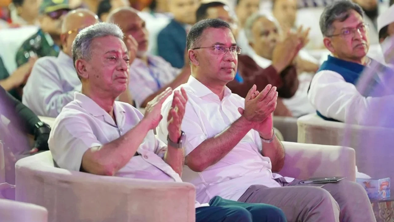 চট্টগ্রামের জেএম সেন হল পূজামণ্ডপ পরিদর্শন প্রধানমন্ত্রীর