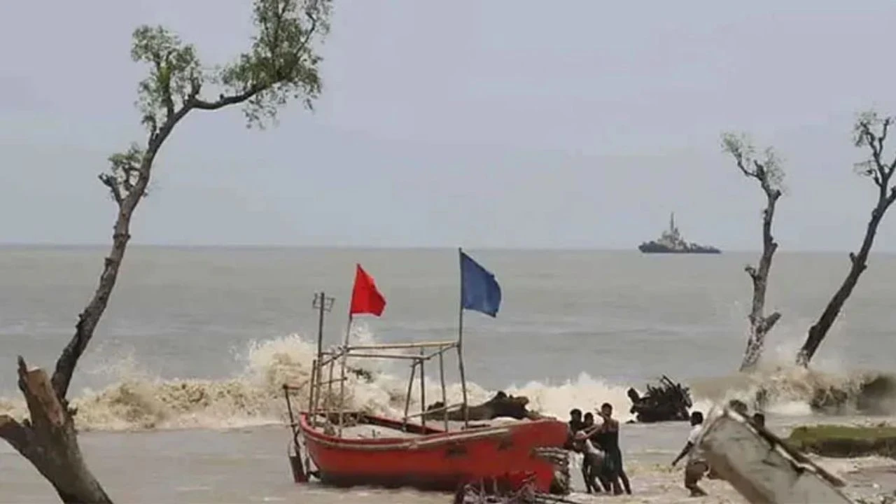 লঘুচাপ পরিণত হলো সুস্পষ্ট লঘুচাপে